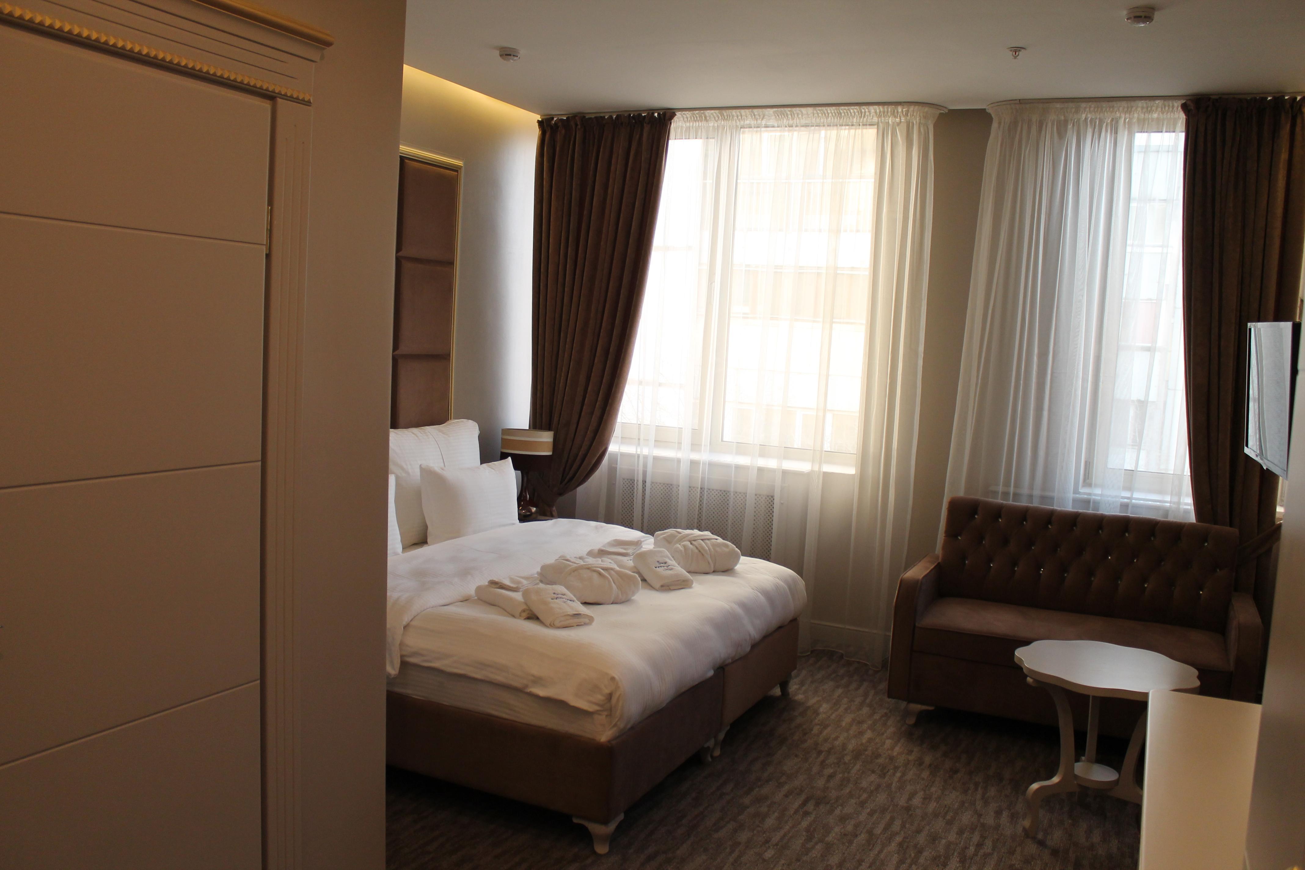 Grand Sapphire Hotel อัลมาตี ภายนอก รูปภาพ