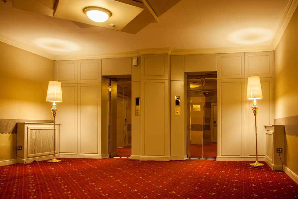 Grand Sapphire Hotel อัลมาตี ภายนอก รูปภาพ