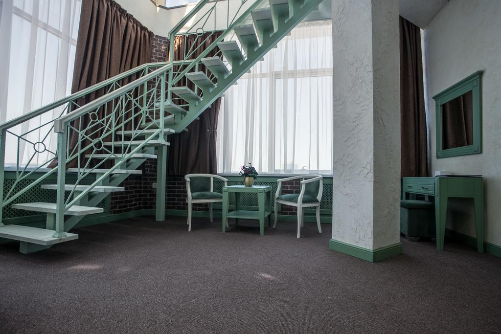 Grand Sapphire Hotel อัลมาตี ภายนอก รูปภาพ