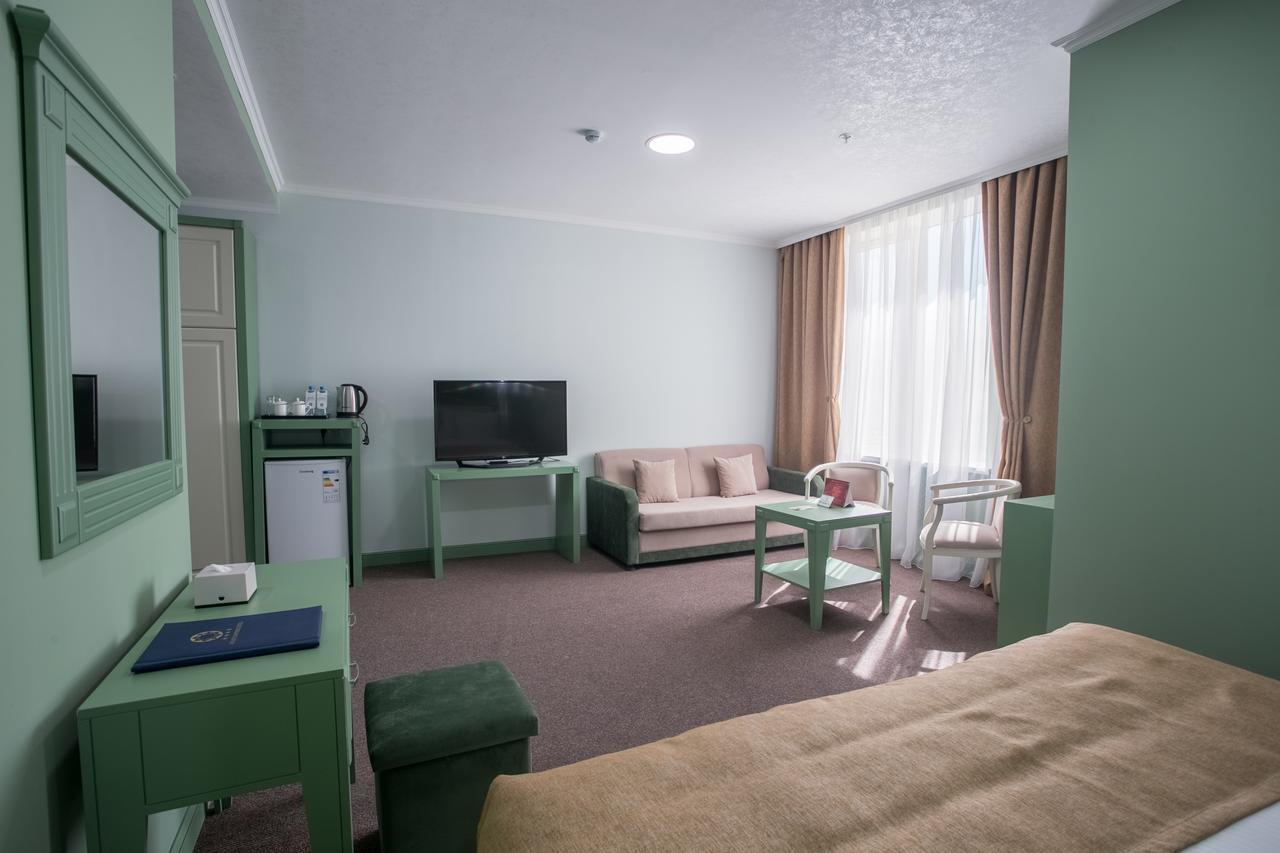 Grand Sapphire Hotel อัลมาตี ภายนอก รูปภาพ