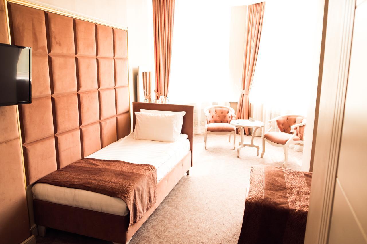 Grand Sapphire Hotel อัลมาตี ภายนอก รูปภาพ