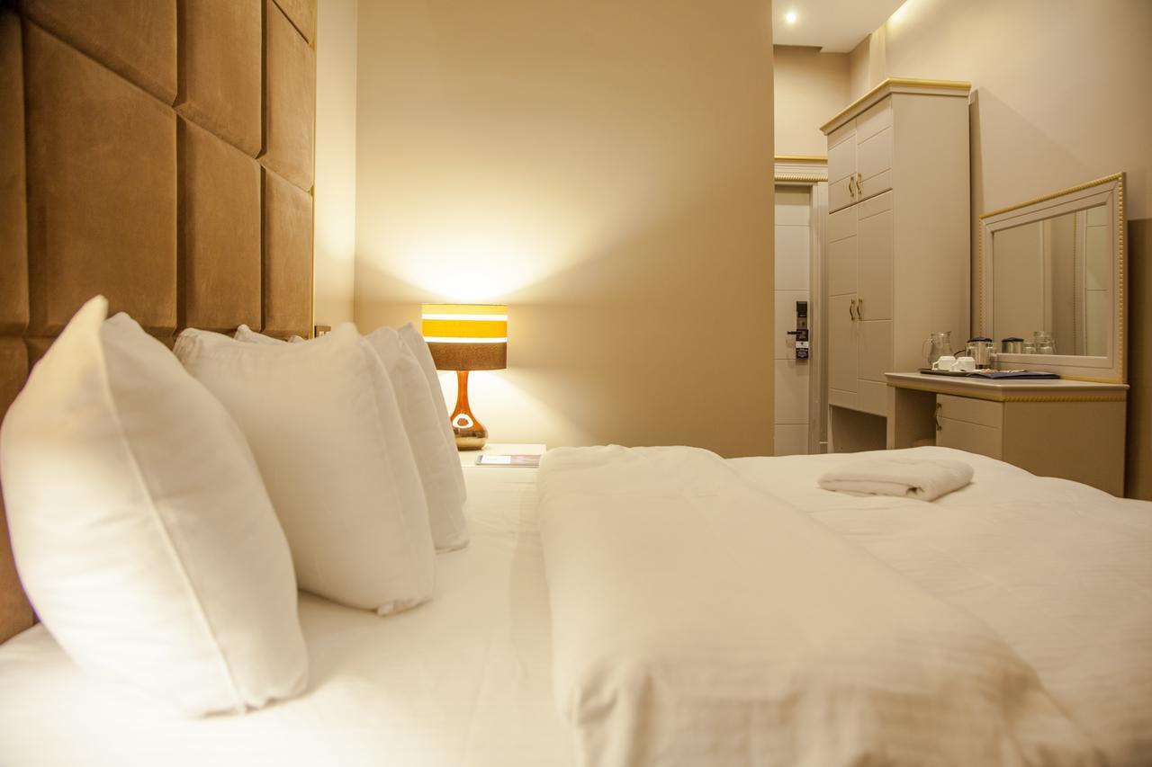 Grand Sapphire Hotel อัลมาตี ภายนอก รูปภาพ